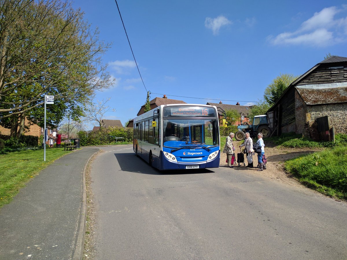 An Enviro 200 on Stagecoach's beautiful, low frequency route 16 from Basingstoke to Steventon